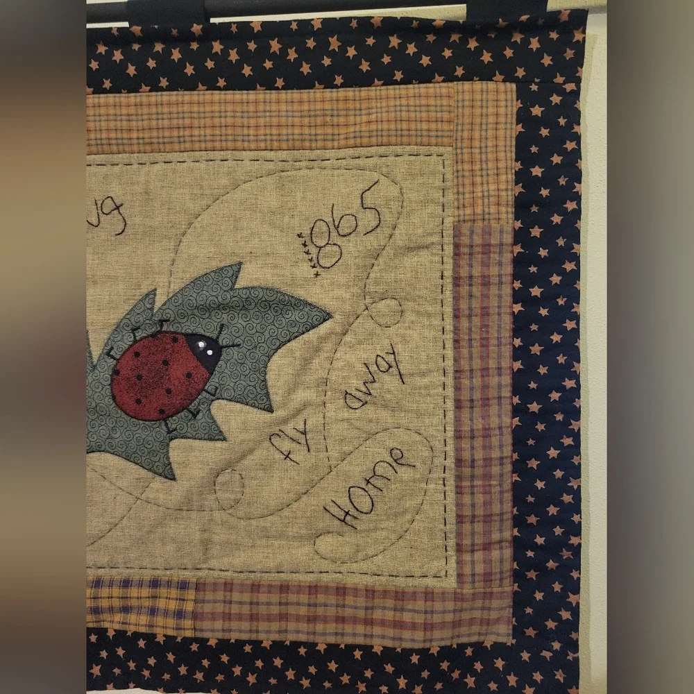 ❤️🩷❤️Ladybug primitive quilted wall hanging tapestry fabric art